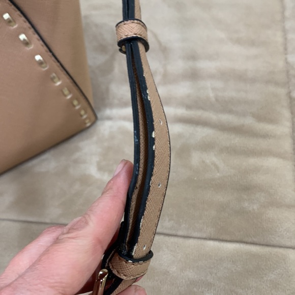 Guess Cream Beige Satchel Purse Handbag with Top Handles Studded Outline - Picture 14 of 15